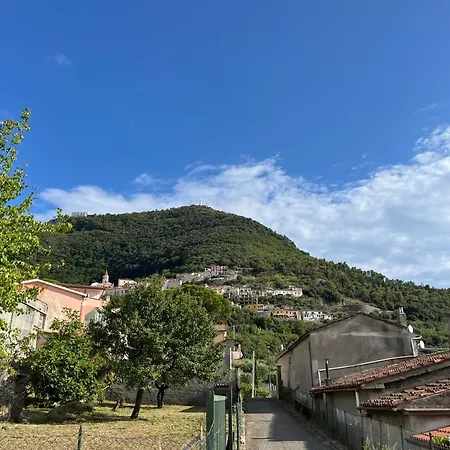 Intera Casa Con Giardino, Vista Mare E Montagna Holiday home *