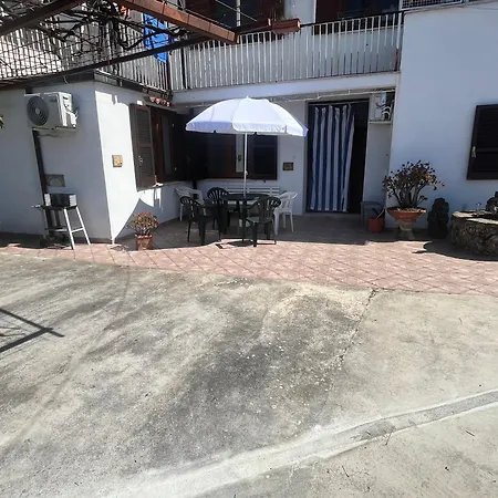 Holiday home Intera Casa Con Giardino, Vista Mare E Montagna